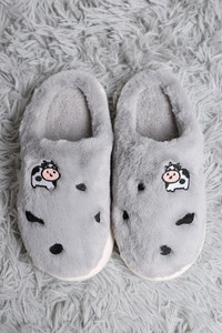 Fuzzy Cow Embroidered Slipper-JCL4211