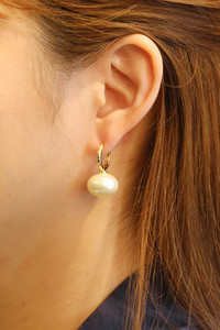 14K Dangling Pearl Huggie Earrings-SJE310572