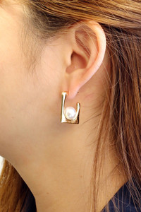 14K Chic Square Pearl Post Earrings-SJE310575