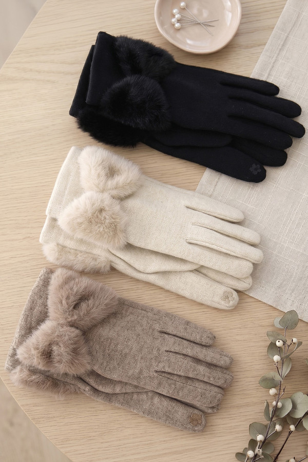 Faux Fur Bow Point Soft Knit Touchscreen Gloves