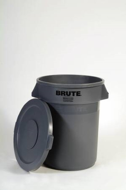 Lagasse Rubbermaid Trash Can 2