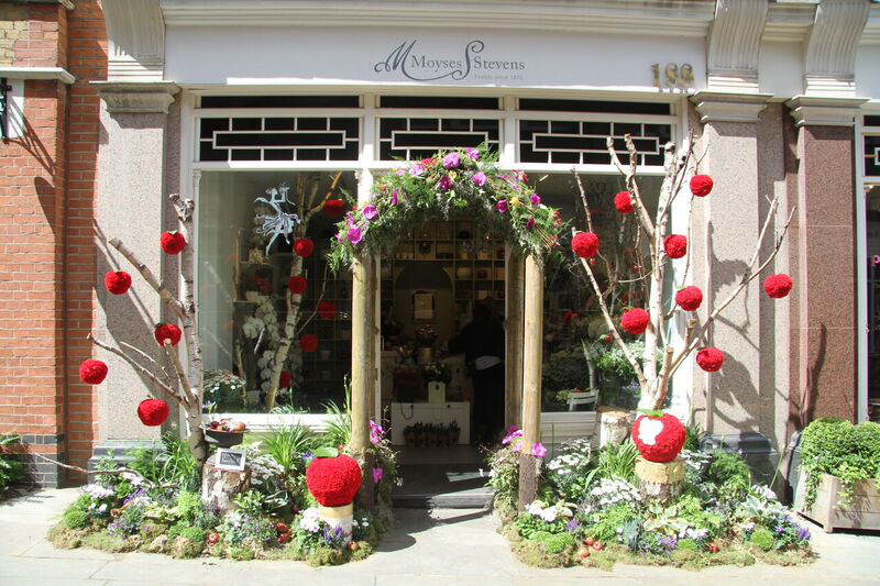 sloane-square-floral-display.png