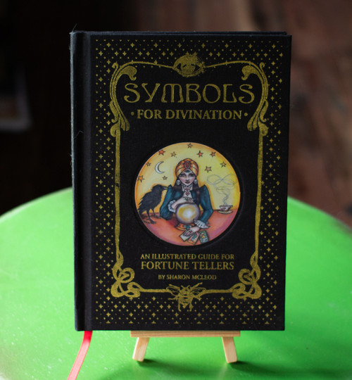 Symbols for Divination: An Illustrated Guide for Fortune Tellers