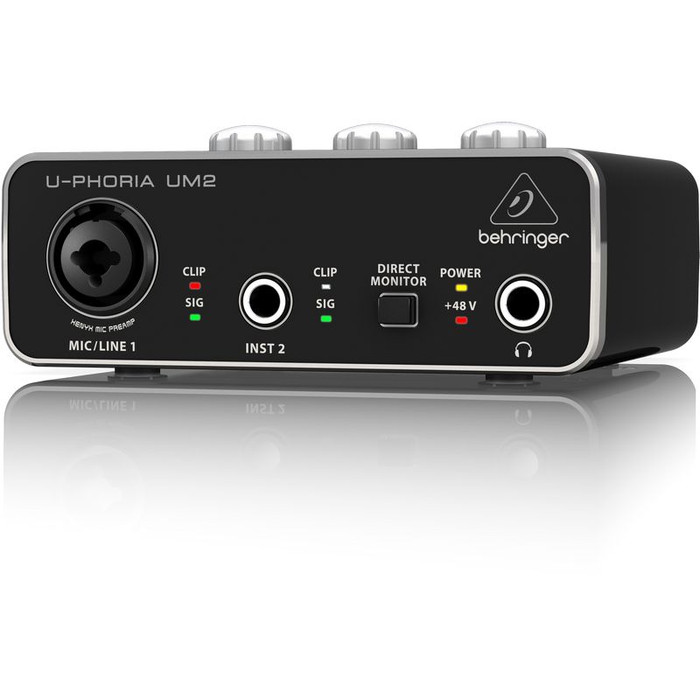 Behringer U-Phoria UM2 1