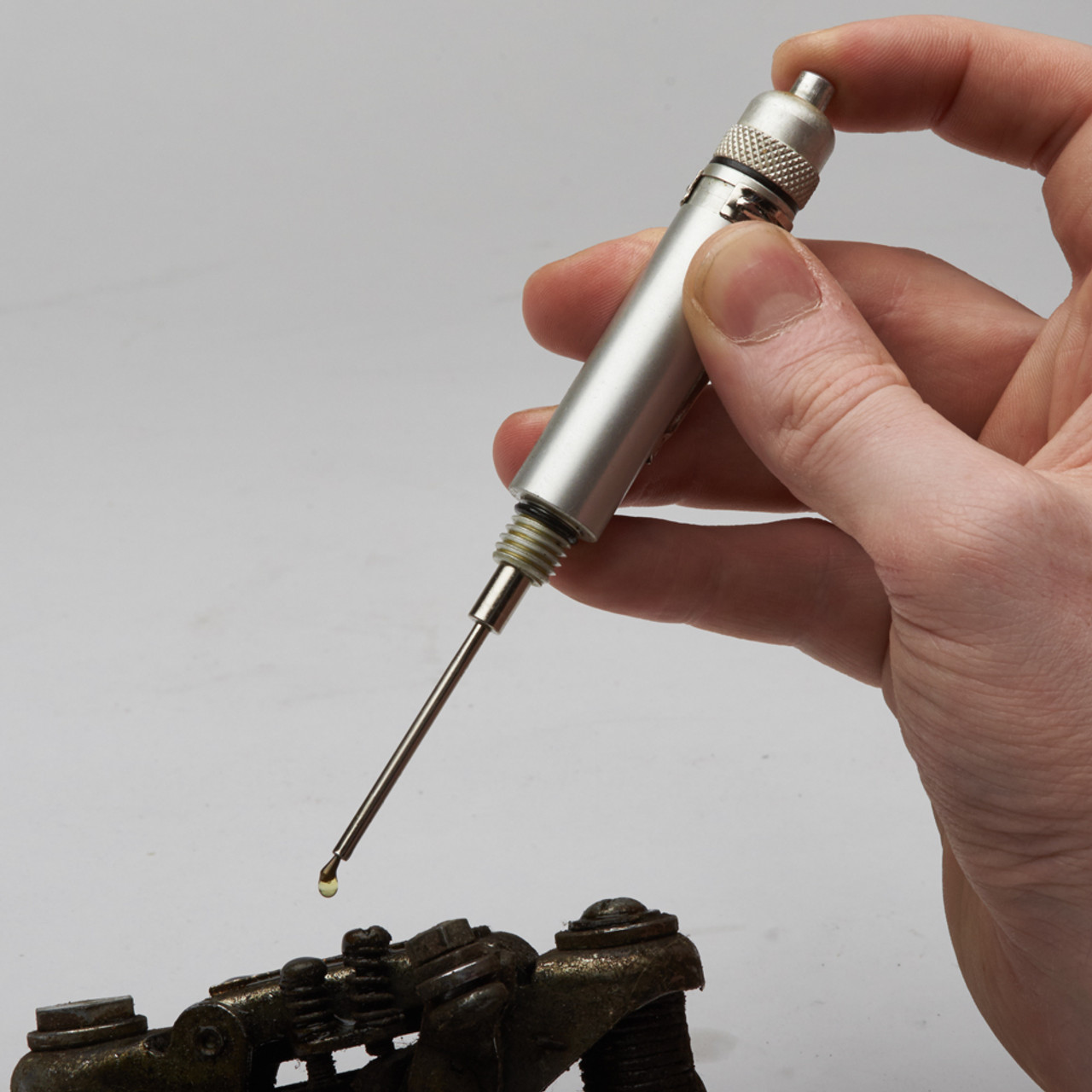 Compact Needle Oiler