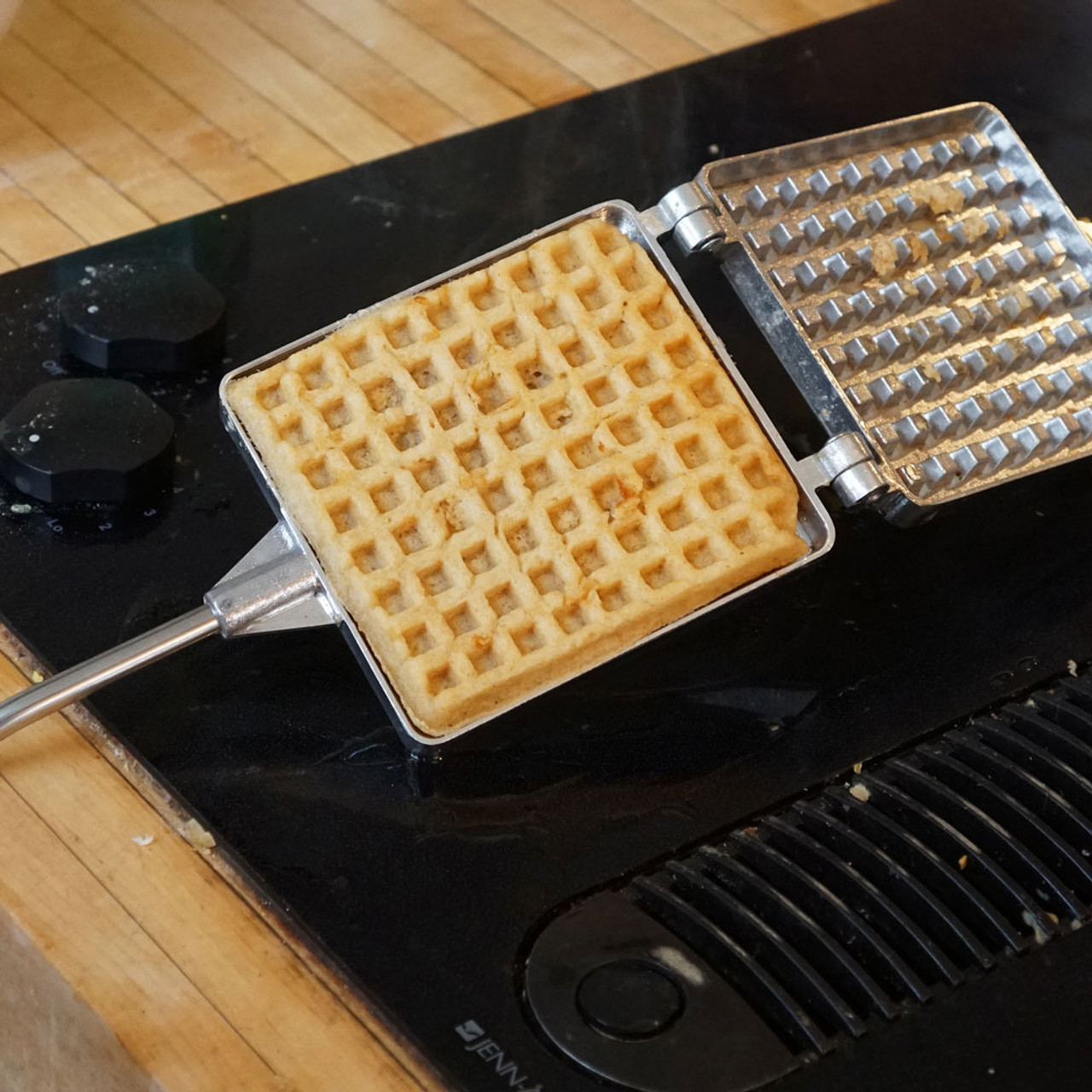 Stovetop Cast Iron Waffle Maker