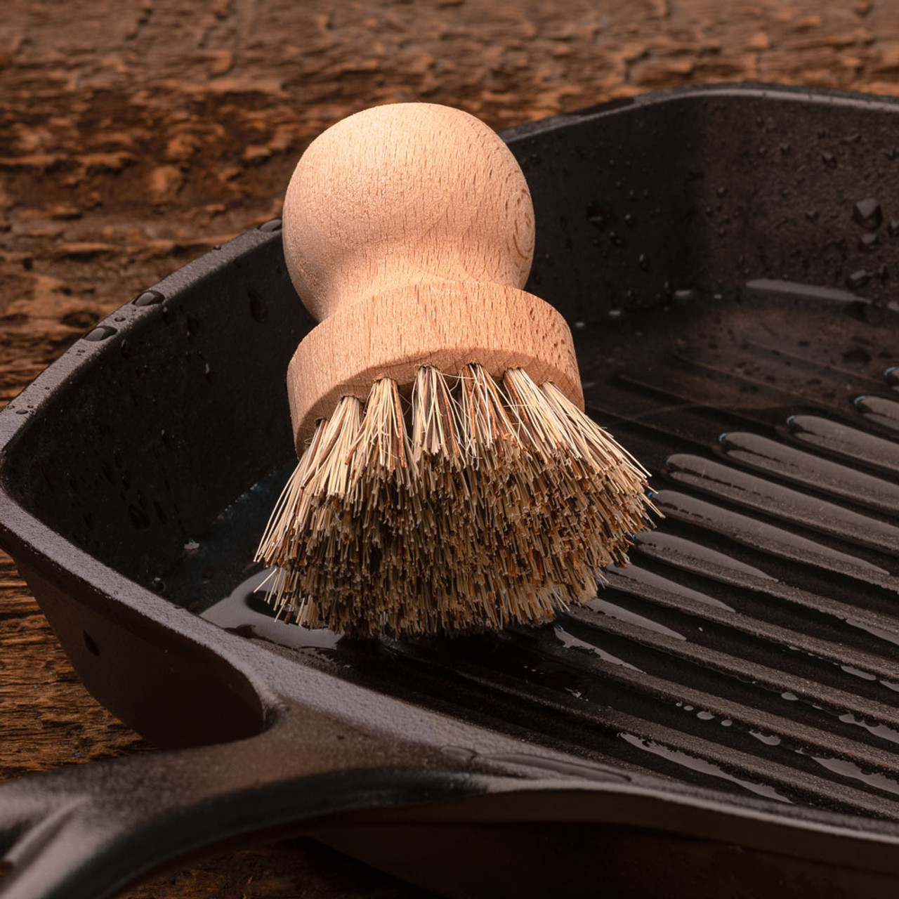 Lodge Scrubbing Brush for Cast Iron Cookware