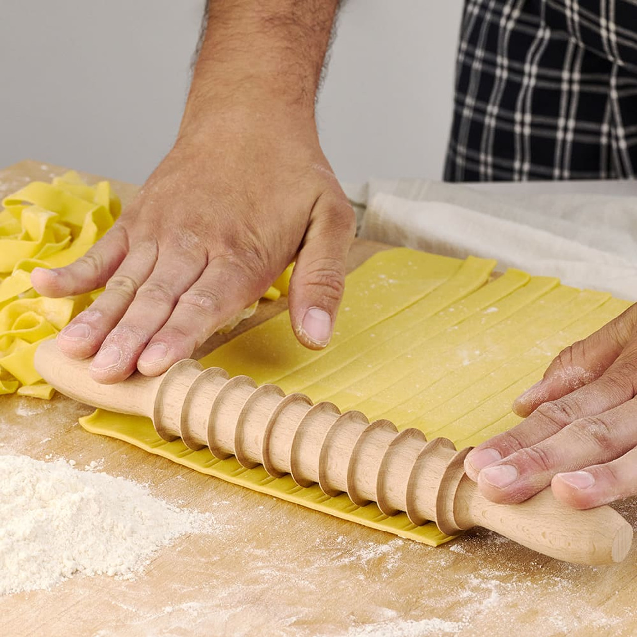 Cutter rolling pin in beech wood for spaghetti - length cm 32