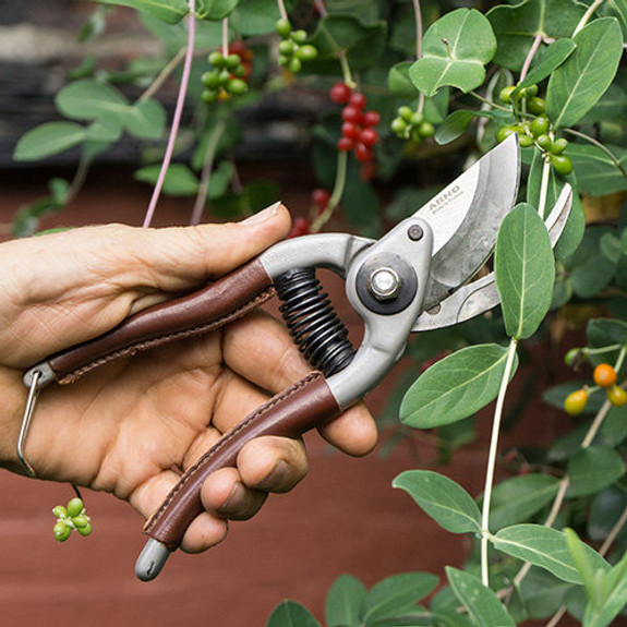 Leather Grip Bypass Pruner