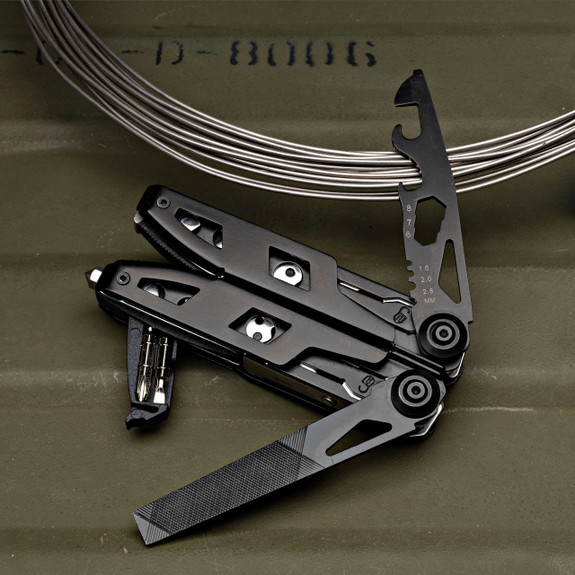 Pocket Multi-Tool with Pliers