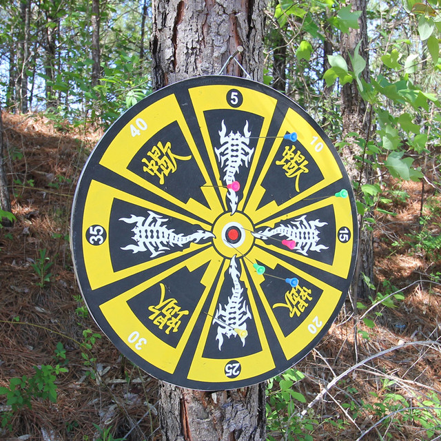 Oriental Stinger Bullseye Throwing Knife Target Dart Board