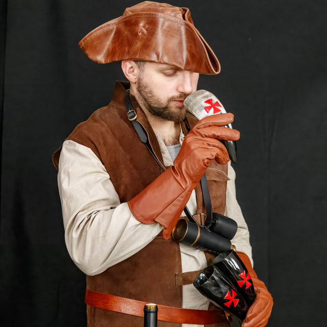 Hand Carved Knights Templar Drinking Horn Set