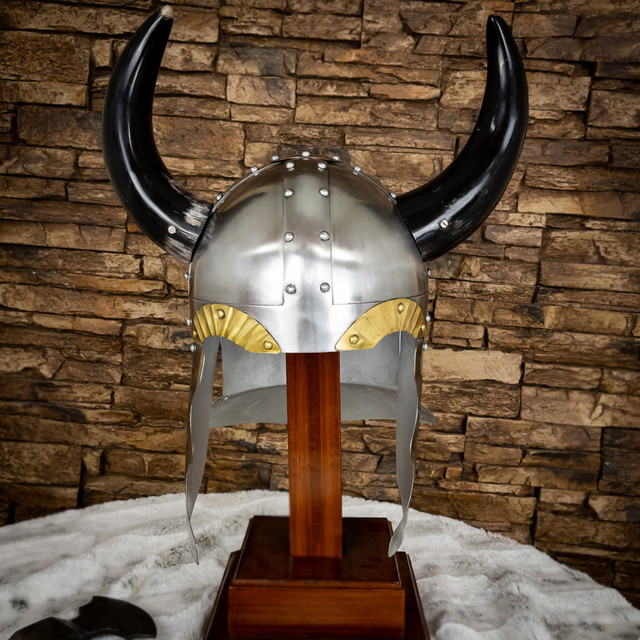 Viking Leader 18 Gauge Steel Helmet with Horns