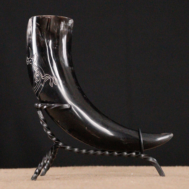 Burnt Roe Deer Saxon Sacred Drinking Horn with Hand-Forged Twisted Iron Stand – Medieval Viking Set