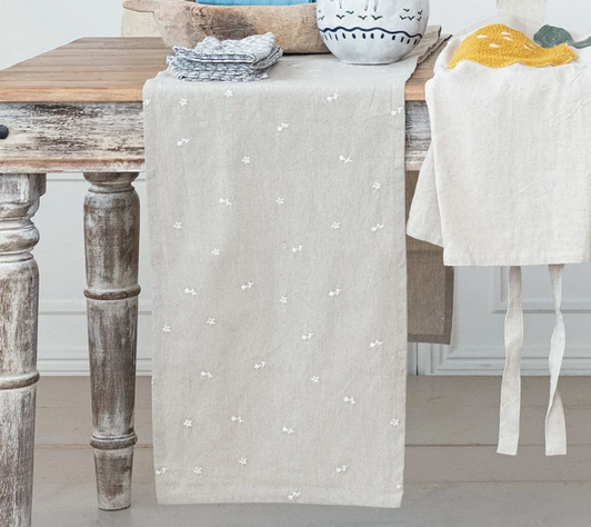 Table Runner w Embroidery, Multi Color