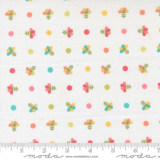 Moda - In The Garden - Dotted Sprig, Off White
