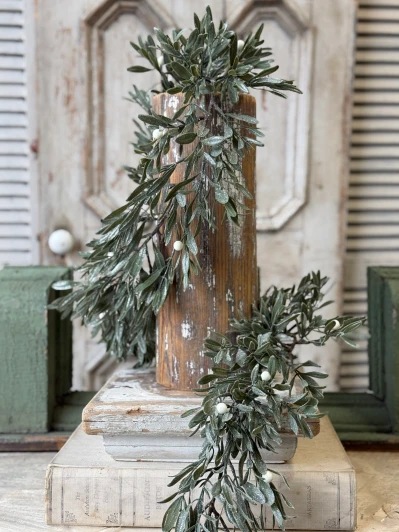 Winter Court Mistletoe, Garland