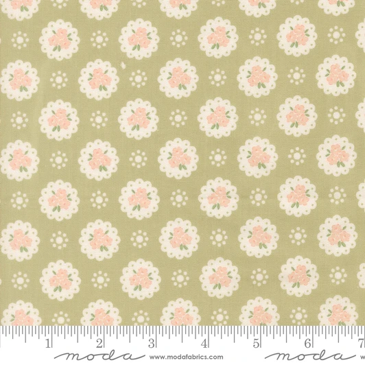 Moda - Handmade Sweetness - Doily Small Floral, Pear