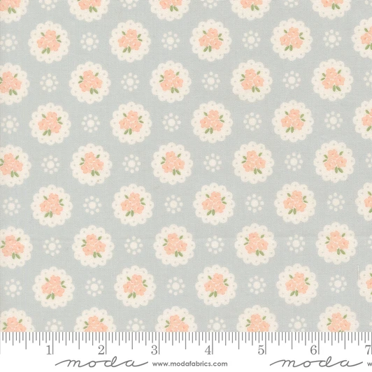 Moda - Handmade Sweetness - Doily Small Floral, Sky