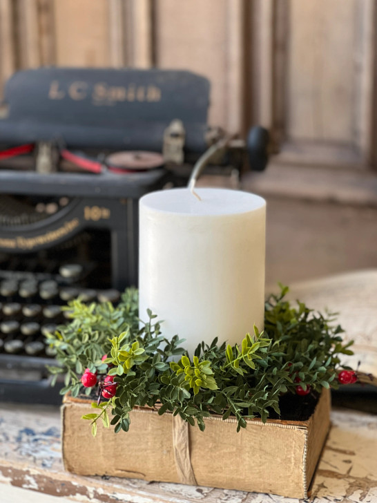 Candle Ring - New England Boxwood with Berries 8"