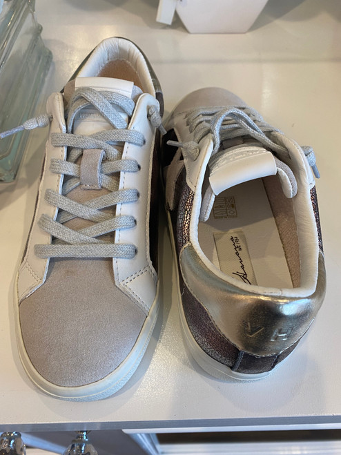 Currie Sneakers