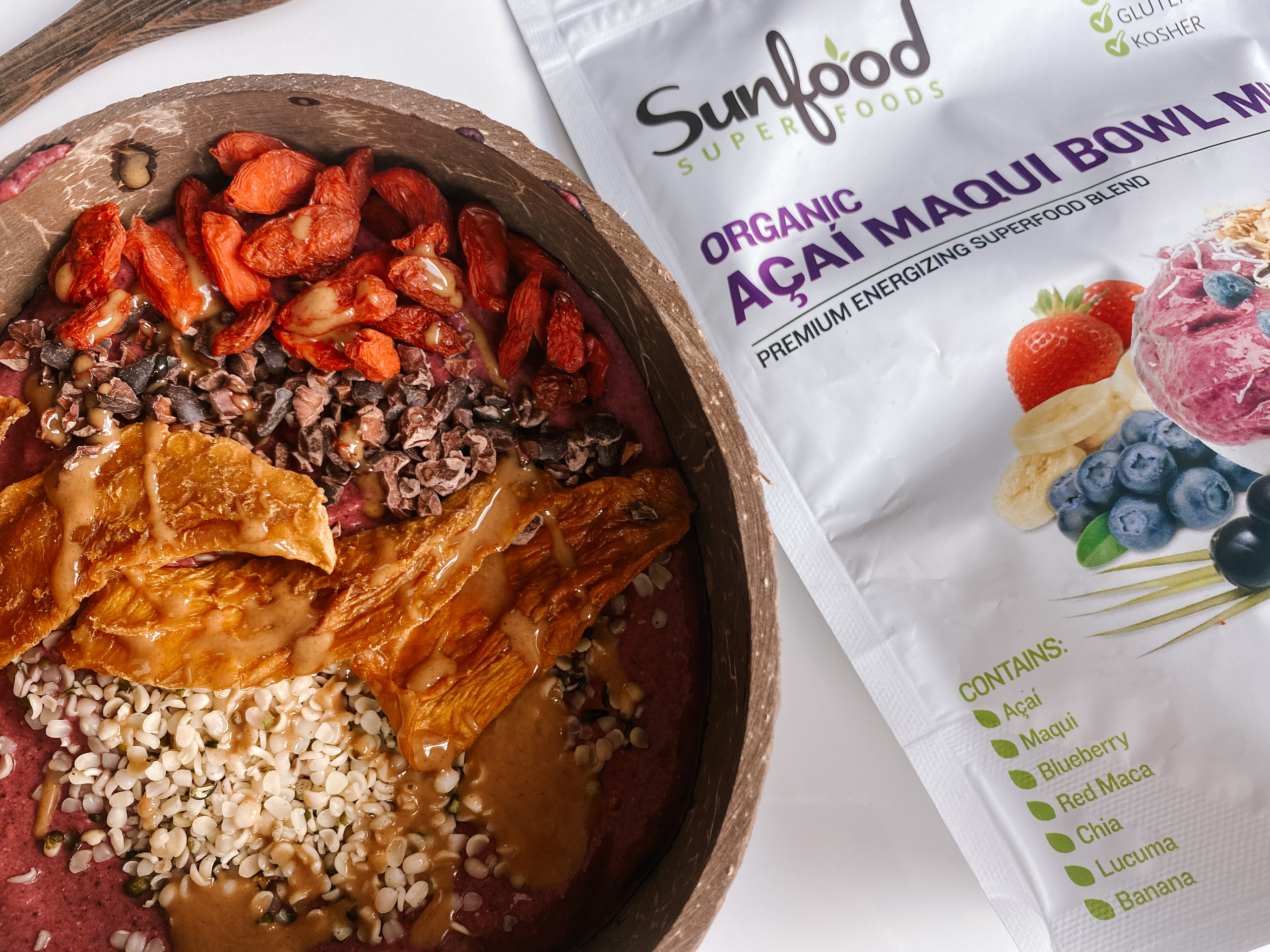 berry coconut smoothie bowl