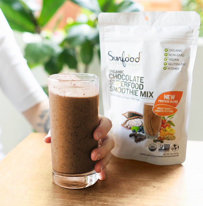 https://cdn11.bigcommerce.com/s-3df9we36a1/product_images/uploaded_images/superfood-smoothie-chocolate-700x710.jpg