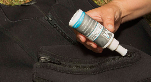 4013-706 M Essentials Zip Care 2oz