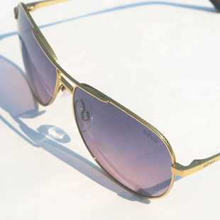 Fit: M
Frame Color: Gold
Lens Color: Gray-Lavender