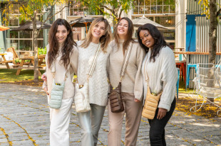 Wanderfull Shiny HydroBag® with Strap