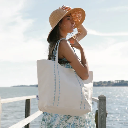 Ame & Lulu Nantucket Canvas Scallop Beach Tote