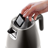 De'Longhi Distinta Kettle (Titanium)