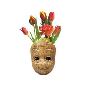 Groot Wall Vase