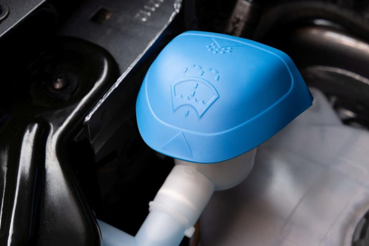 Windshield washer fluid funnel and cap