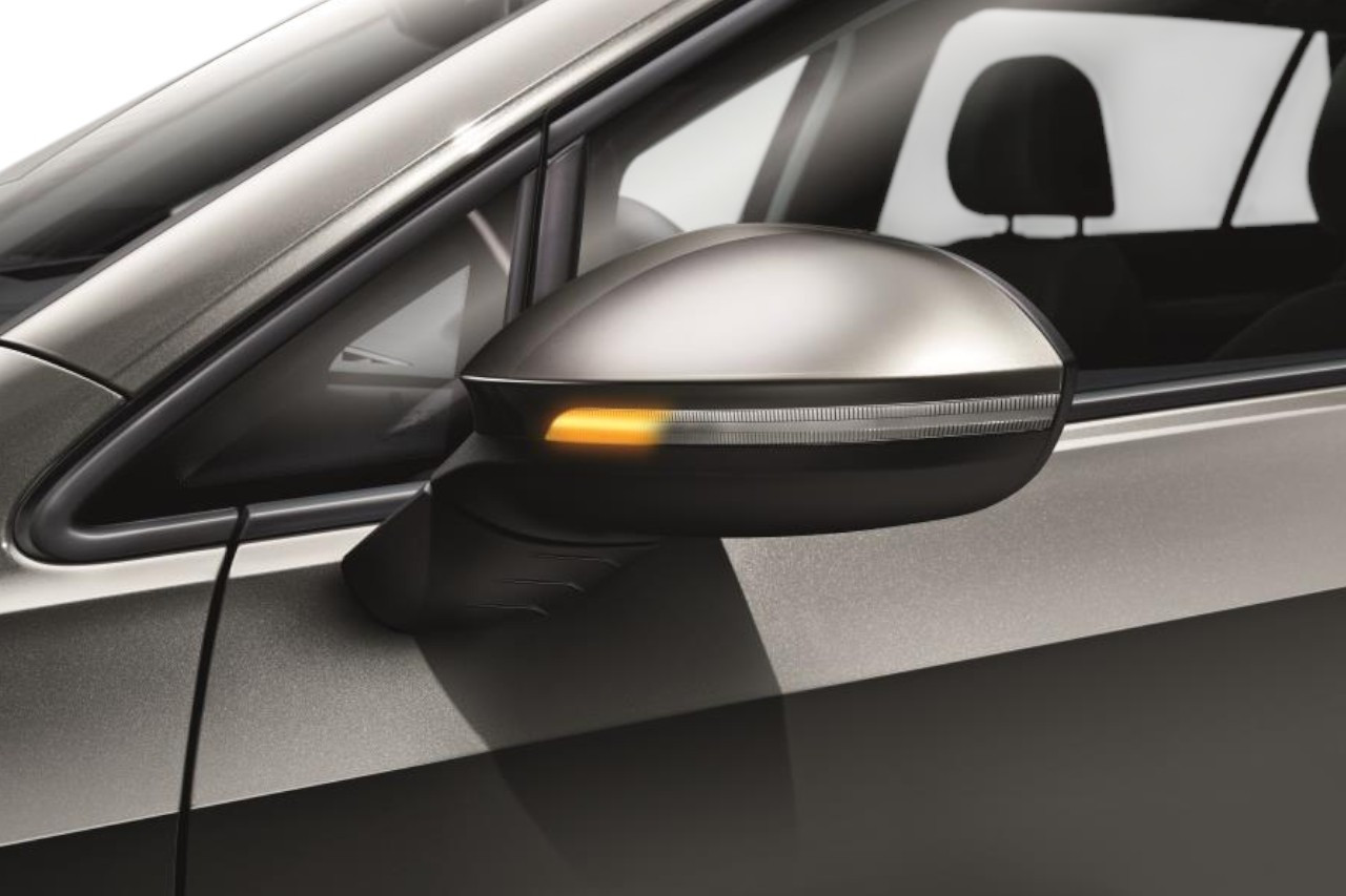 2022-2026 VW Golf R LED Dynamic Turn Signals 2022-2026 VW Golf R LED Dynamic Turn Signals