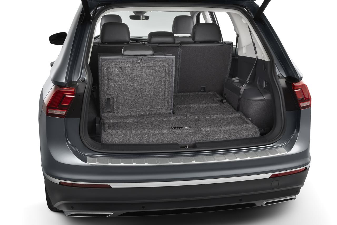 2018-2024 VW Tiguan Cargo Liner with Seat Back Protector (K037)