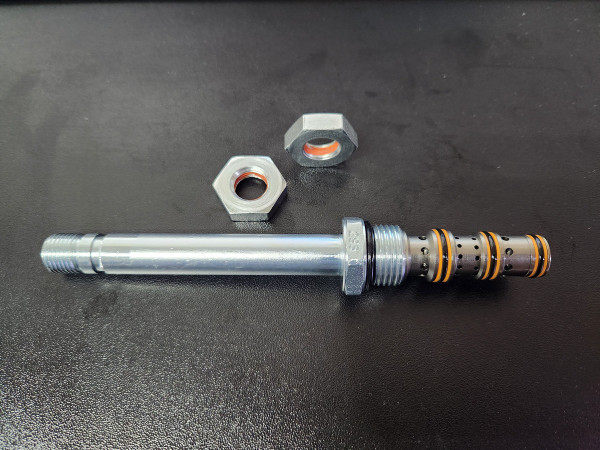 Standalone image of the Roll-Rite 103412 3P4W closed-center hydraulic valve, showing its ports, body and lever/actuator area for hydraulic control.