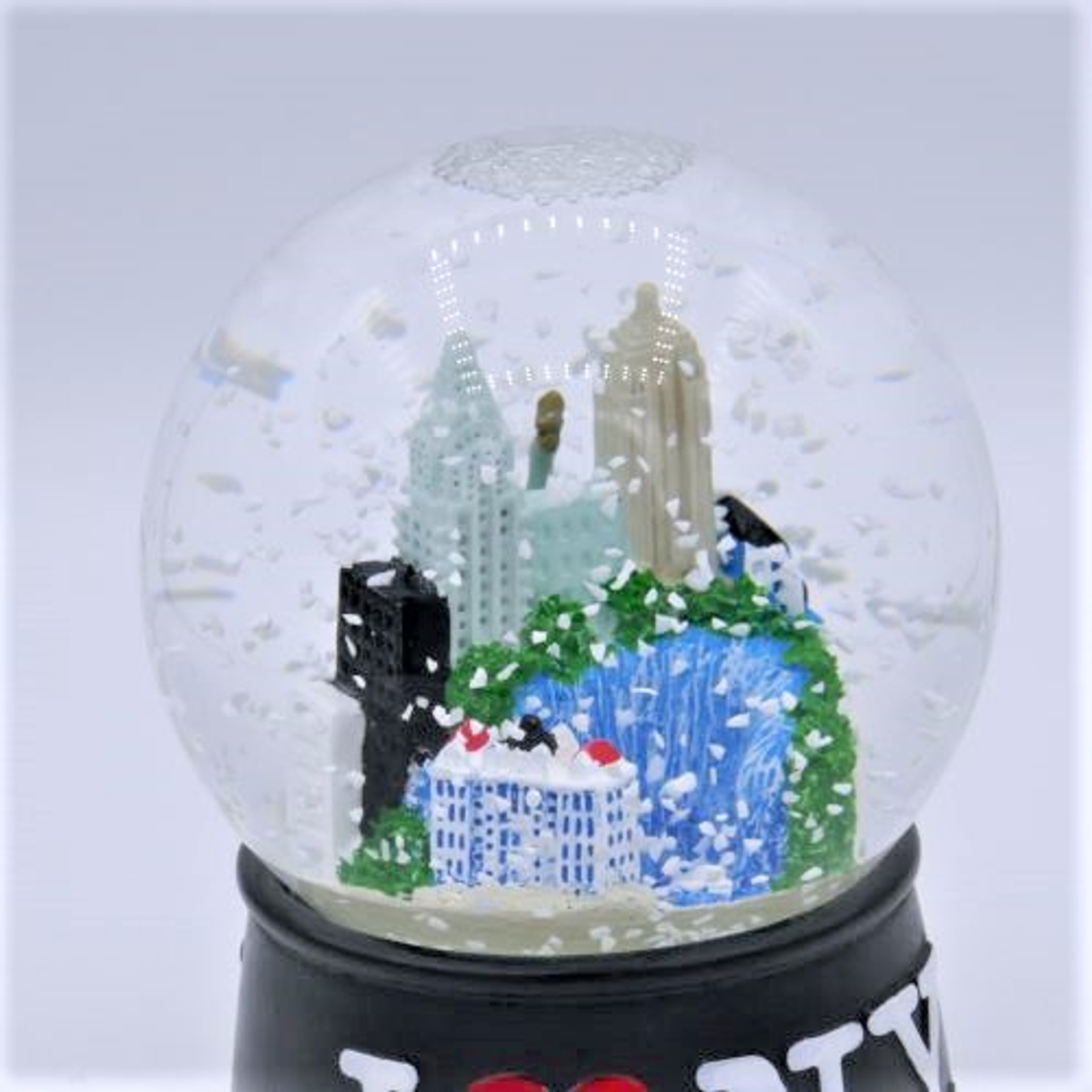 new-york-snow-globes