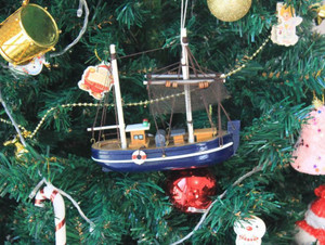 Wooden Fisher King Model Fishing Boat Christmas Tree Ornament Wooden Fisher King Model Fishing Boat Christmas Tree Ornament