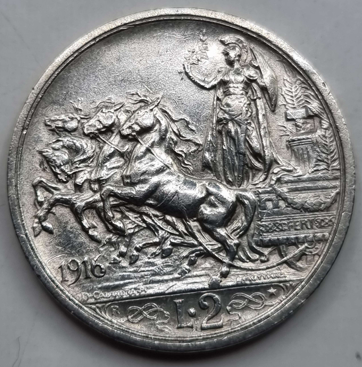 1916年イタリア2リラ銀貨。 1916年R イタリア 2リラ銀貨 クアドリガ アンティークコイン