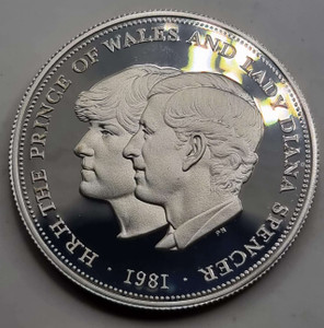 Great Britain 1981 Royal Wedding DIANA SILVER PROOF CROWN COIN Great Britain 1981 Royal Wedding DIANA SILVER PROOF CROWN COIN