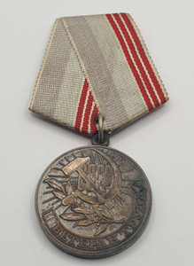 RUSSIA Original USSR Soviet CCCP Veteran of Labour medal RUSSIA Original USSR Soviet CCCP Veteran of Labour medal
