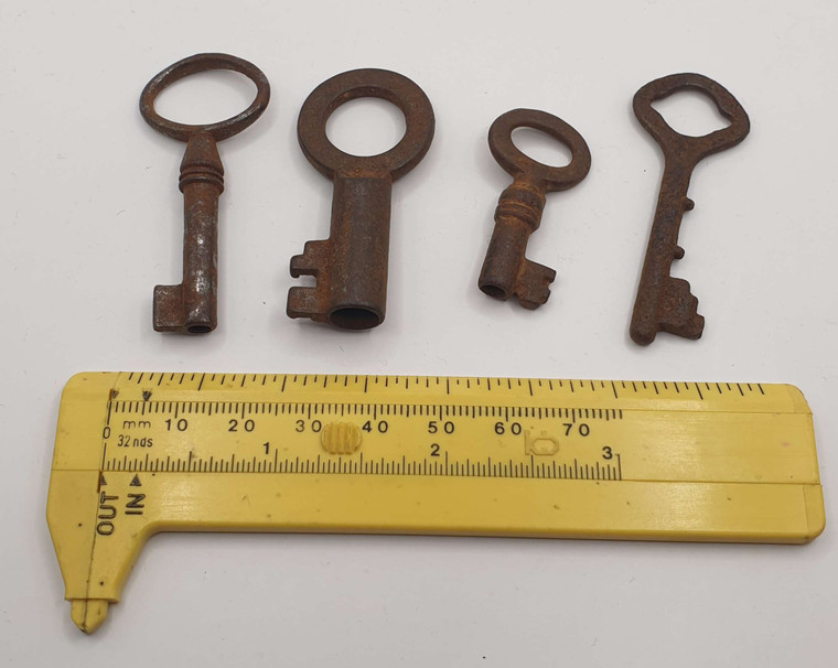 VINTAGE SMALL ANTIQUE DRAWER KEY LOT OF 4