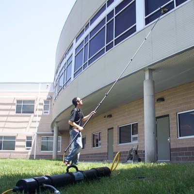 Cleaning with Phaser WaterFed System