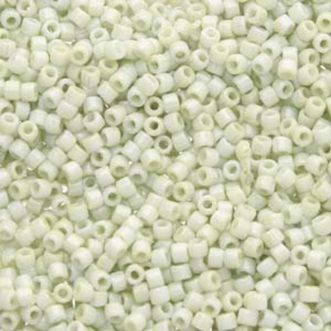 10/0 Chalk Light Green Luster Matubo Beads (8 Grams)