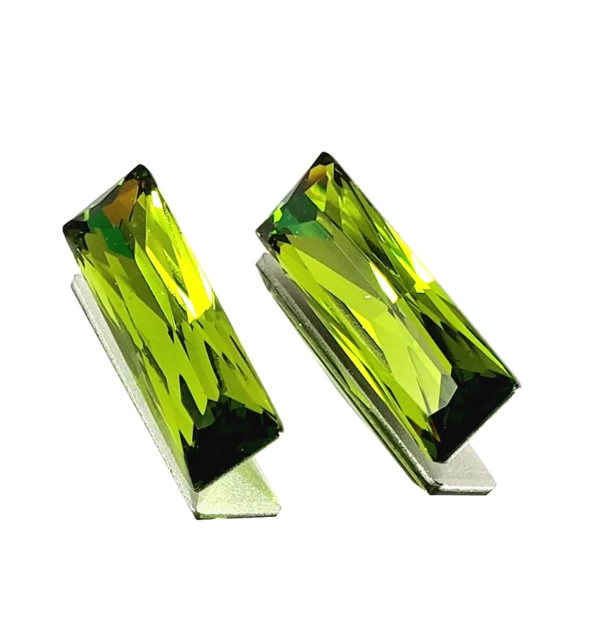 21x7mm Olivine Baguette Crystal (1 Piece)