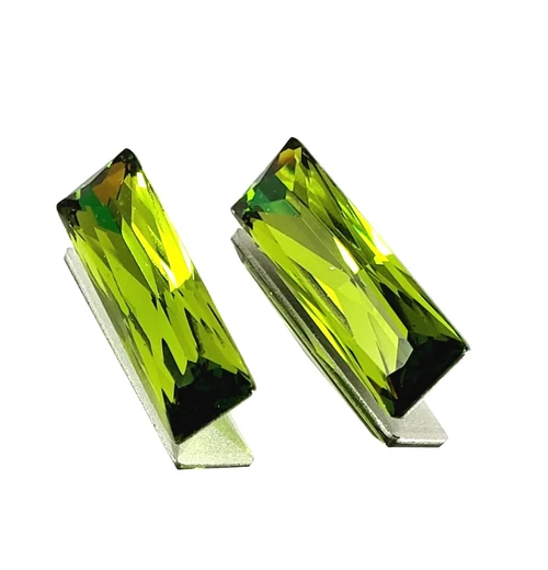 21x7mm Olivine Baguette Crystal (1 Piece)