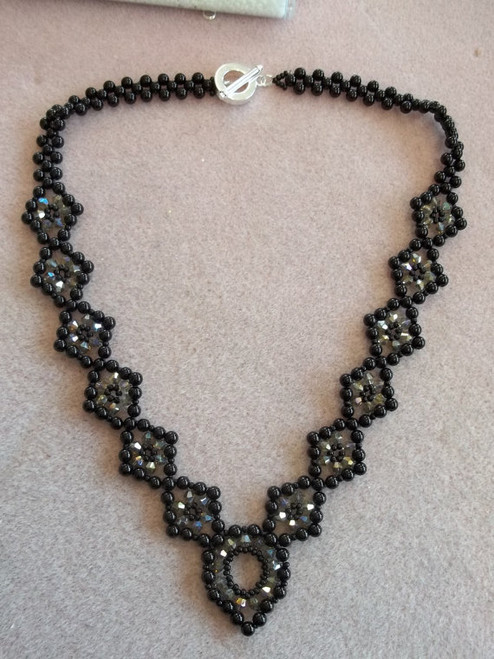 Lady in Waiting Necklace Tutorial