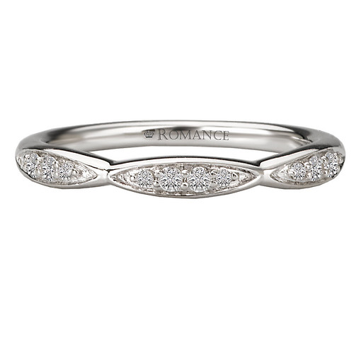 18KW ROM RD DIA PINCHED BAND D1/8CTW 18KW ROM RD DIA PINCHED BAND D1/8CTW