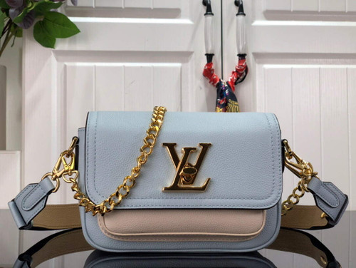 LV M59984 Louis Vuitton Lockme Tender Bleu